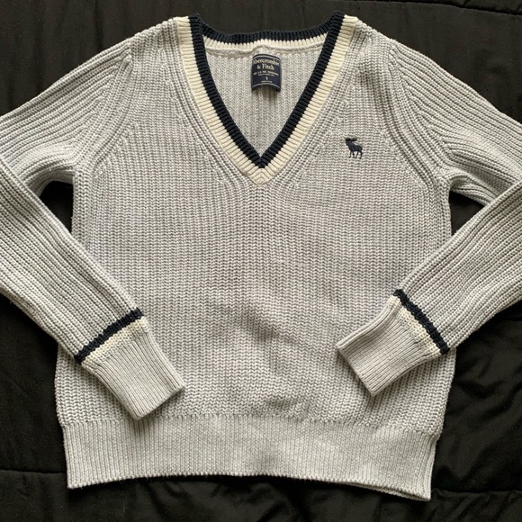 ABERCROMBIE & FITCH SWEATER IN GOOD CONDITION SIZE MEDIUM - Picture 3 of 4